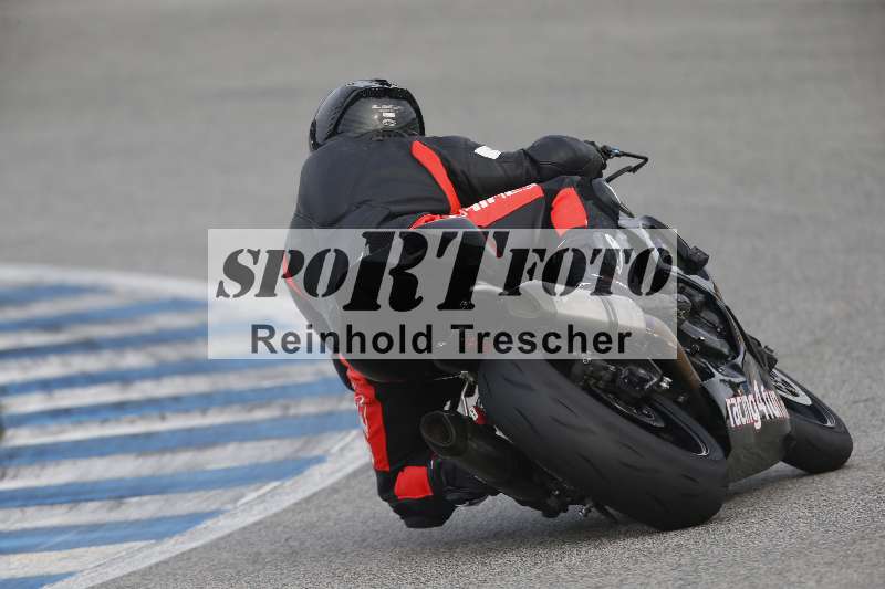 /Archiv-2024/01 26.-28.01.2024 Moto Center Thun Jerez/Gruppe gruen-green/backside